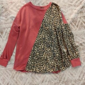 🚨5 For $25🚨Stylish Pink and Leopard Print Women's Sweatshirt